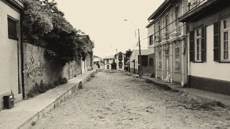 Una calle del cerro Playa Ancha, donde queda el campus.